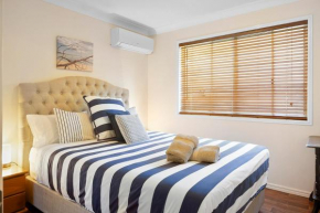Bellevue Lodge Comfortable & Stylish Unit with Heated Spa